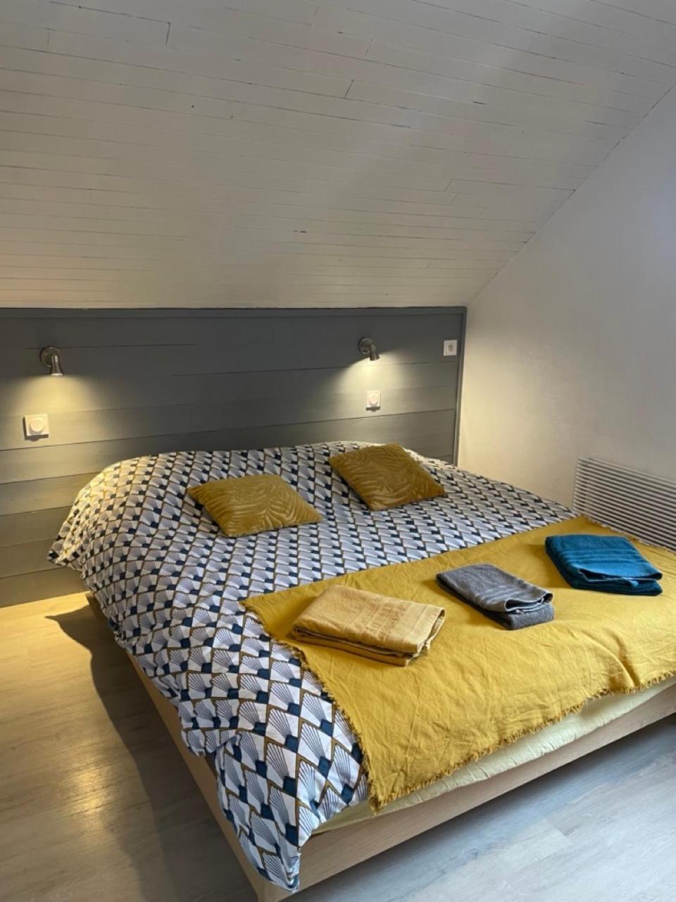 Maison L'Aiguille - 2 Appartements, 5 Chambres Et Table D'Hotes Au Pied De La Montagne A La Station De Laye Esterno foto